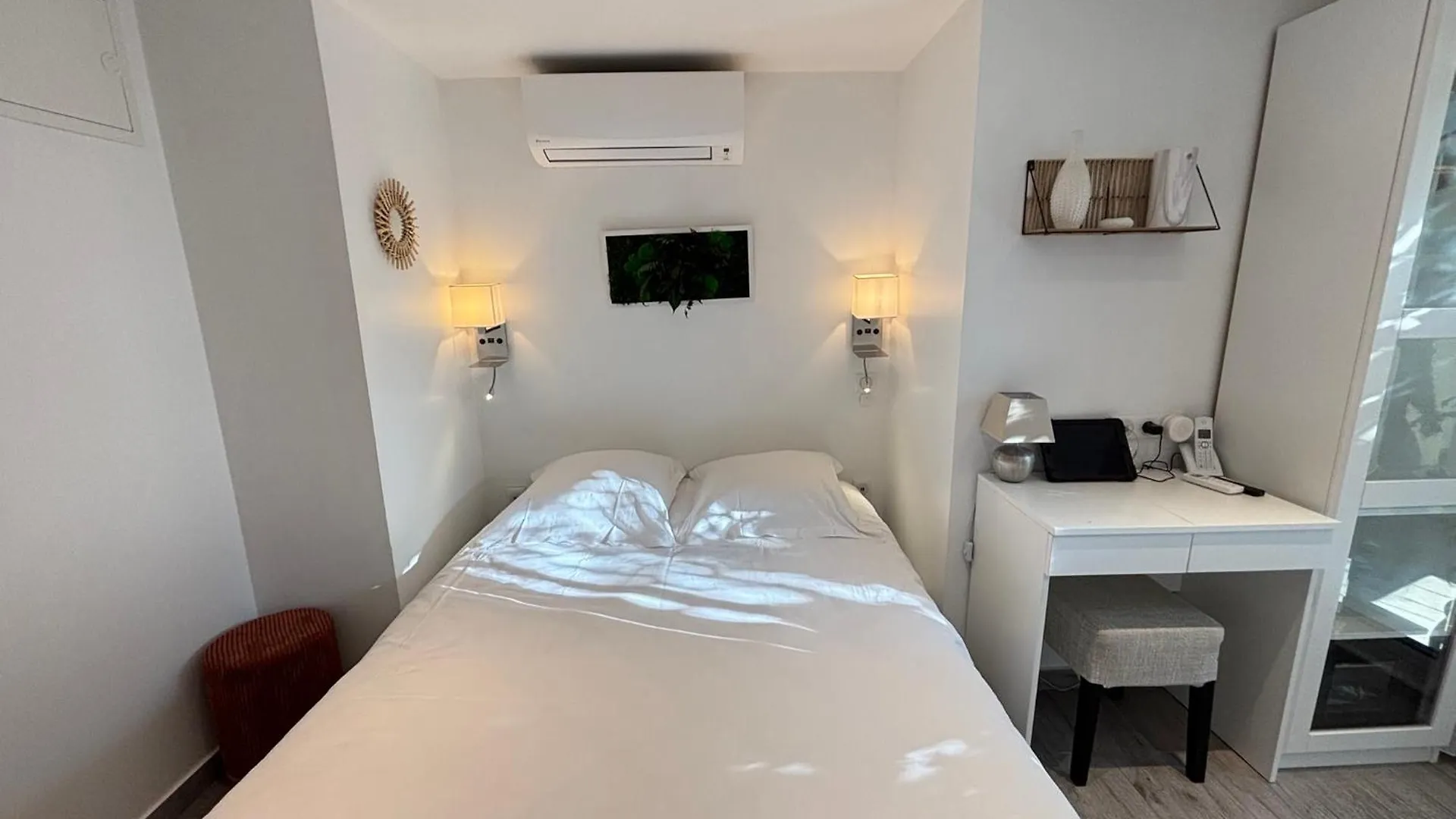 Hotel La Bastide Gourmande à La Colle-sur-Loup 3*,  France