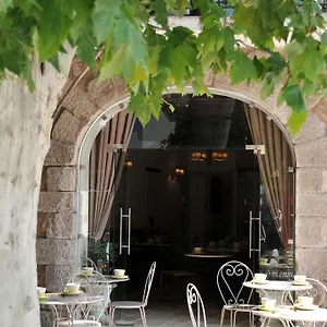 Hotel Châteaux Demeures Vallée De L'arc, Trets